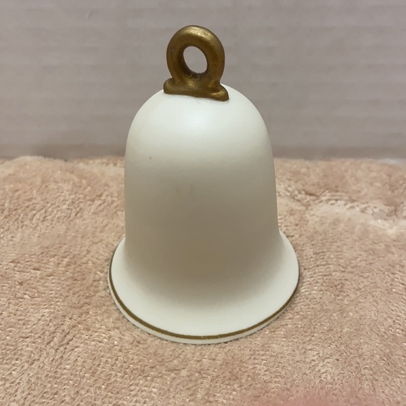 Lefton porcelain gold trimmed hand painted roses June bell - Picture 4 of 8